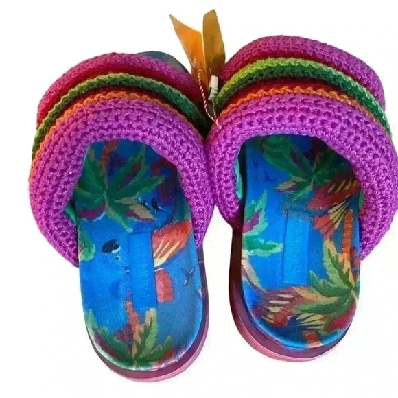 NWT Farm Rio Slides. Adorable and super comfortable! - Picture 2 of 4